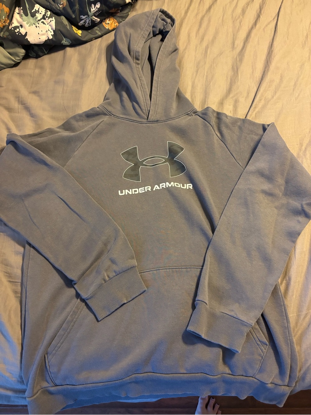 Boys UA sweatshirt
